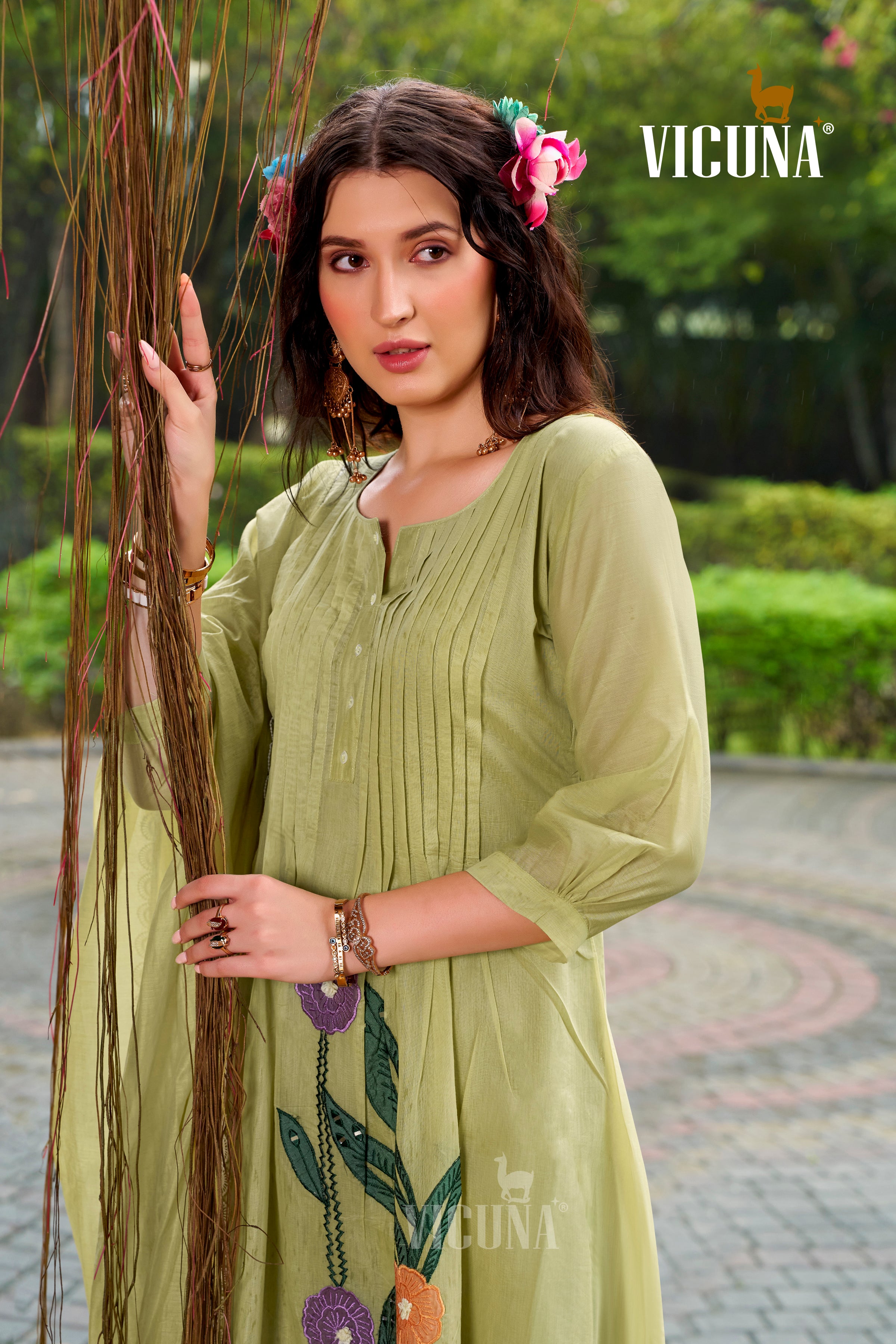 Pista Mal Chanderi Handcrafted Suit Set