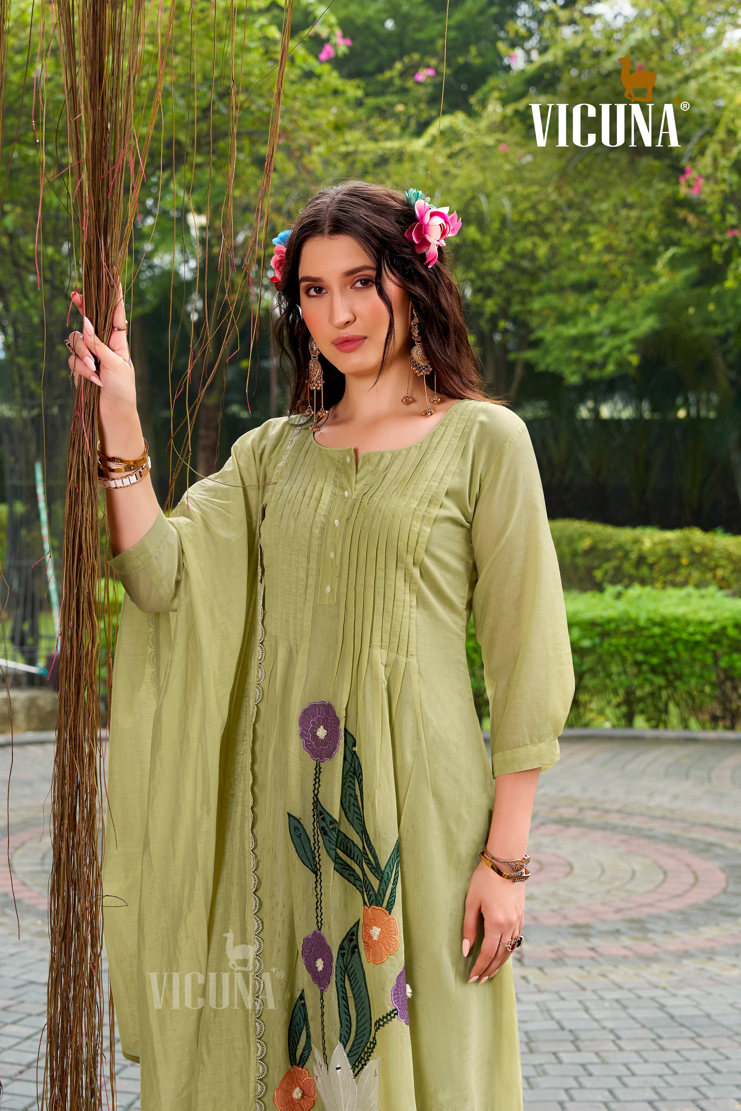 Pista Mal Chanderi Handcrafted Suit Set